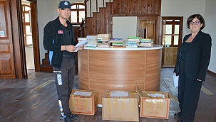 ÇOMÜ'DEN KARABİGA BELEDİYESİNE KİTAP BAĞIŞI