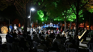 KENTLİLER CUMHURİYET KONSERİNDE BİR ARAYA GELDİ