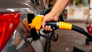 BU GECE YARISINDAN İTİBAREN BENZİNE 1,16 LİRA İNDİRİM GELMESİ BEKLENİYOR