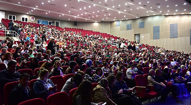 "SIR" ÇANAKKALELİ TİYATROSEVERLER İLE BULUŞTU