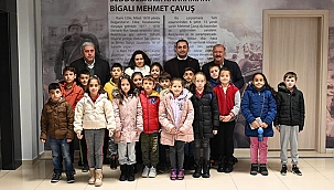 BİGA'DA ÖĞRENCİLER YÜZME ÖĞRENİYOR