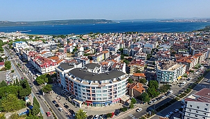 BİR BELDE DÖNÜŞÜYOR