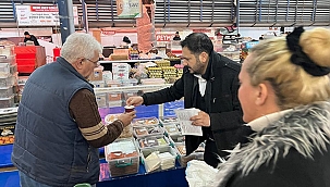 GELECEK PARTİSİNDEN PAZARCI ESNAFINA ÇAY VE SİMİT İKRAMI