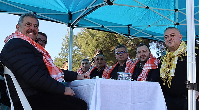 GEYİKLİ DEVE GÜREŞLERİNE İLGİ YOĞUN OLDU