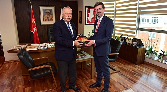 KONSOLOS ROBSON'DAN BAŞKAN GÖKHAN'A VEDA ZİYARETİ