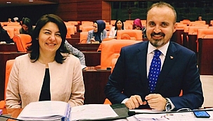 "MEHMET AKİF MISRALARIYLA ADETA TARİHE RUH VE MANA VERDİ"