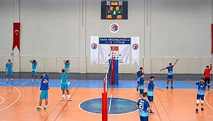 TÜRKİYE ÜNİVERSİTELER ARASI VOLEYBOL TURNUVASININ AÇILIŞ TÖRENİ GERÇEKLEŞTİRİLDİ