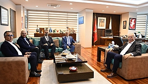 BAŞKAN GÖKHAN ÇOMÜ REKTÖRÜ PROF. DR. MURAT'I AĞIRLADI