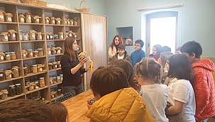 ÖĞRENCİLERDEN TOHUM SANDIĞINA ZİYARET