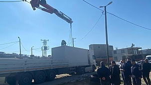 ÇANAKKALE'DEN DEPREM BÖLGESİNE KONTEYNIR DESTEĞİ