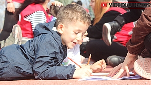 DEPREMZEDE ÇOCUKLAR DOYASIYA EĞLENDİ