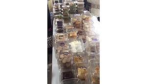 KALE GÖNÜLLÜLERİ DEPREMZEDELER İÇİN KERMES DÜZENLEDİ