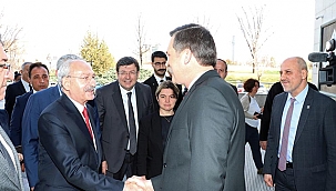 KEMAL KILIÇDAROĞLU'NA CHP'Lİ ERKEK EŞLİK ETTİ