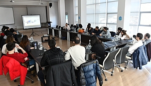 TIP ÖĞRENCİLERİNE TEMİZLİK EĞİTİMİ VERİLDİ