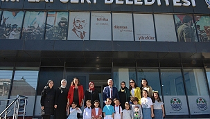 ''23 NİSAN'DA ÇOCUKLARIMIZ MAKAM KOLTUĞUNDA'' 