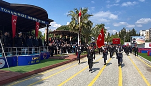 VALİ İLHAMİ AKTAŞ, 2003-1 TERTİP 3'ÜNCÜ GRUP ERLERİN ANT İÇME TÖRENİNE KATILDI