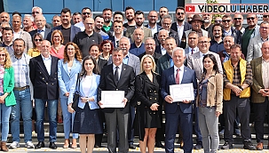 CHP'Lİ VEKİLLER MAZBATALARINI ALDI