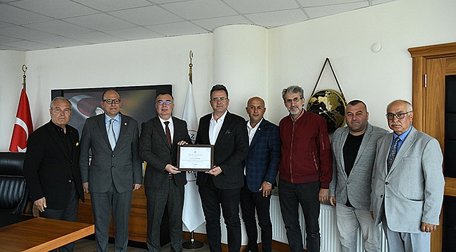 EYT'LİLERDEN BAŞKAN ARSLAN'A ZİYARET