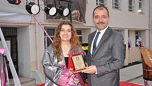 KAYMAKAM DOLU MEZUNİYETE KATILDI