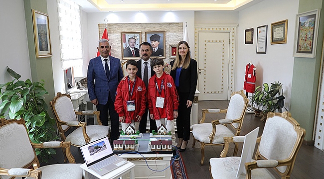 TEKNOFEST 2023 FİNALİSTİ ÖĞRENCİLER VALİ AKTAŞ'I ZİYARET ETTİ