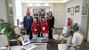 TEKNOFEST 2023 FİNALİSTİ ÖĞRENCİLER VALİ AKTAŞ'I ZİYARET ETTİ