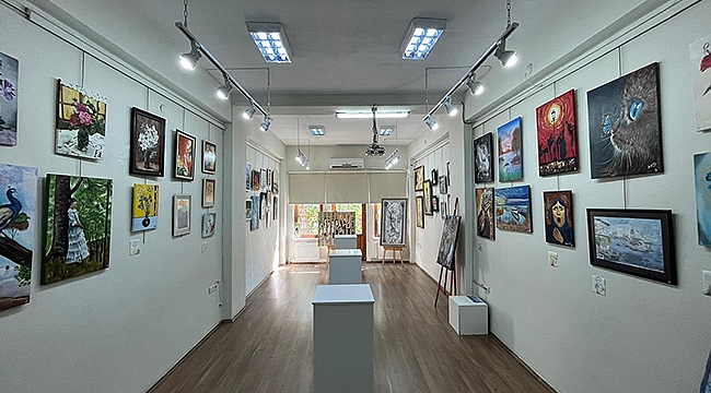 YAZAR VE SANATÇI EVİNDE KARMA RESİM SERGİSİ AÇILDI