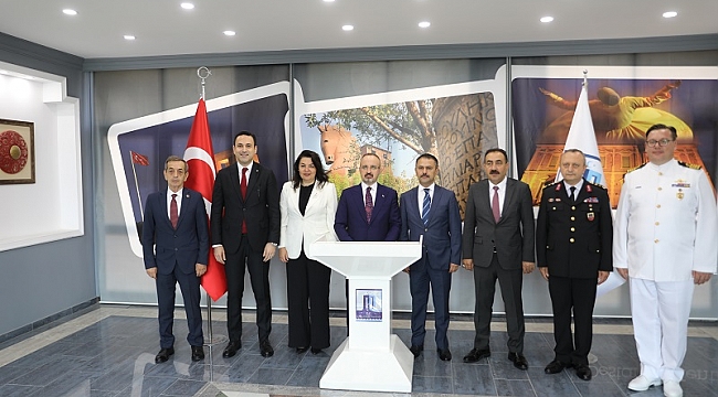 BAKAN YARDIMCISI TURAN'DAN VALİLİĞE ZİYARET