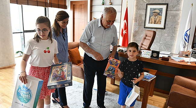BAŞKAN GÖKHAN'A TORUNLARINDAN ZİYARET
