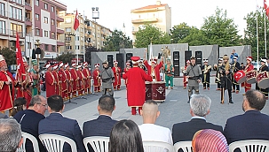 ÇAN'DA CUMHURBAŞKANI ERDOĞAN'A MEHTERLİ KUTLAMA 