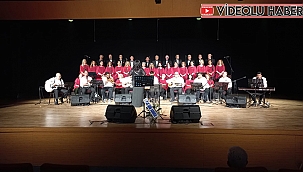 KOROLAR GEÇİDİNDE ÇARDAK BELEDİYESİ TSM KOROSU SAHNE ALDI