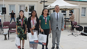 ÖZEL ÇOCUKLARIN MEZUNİYET SEVİNCİ 