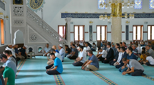 İLAHİYAT CAMİSİNDE MEVLİD-İ ŞERİF OKUTULDU