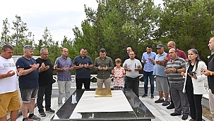 HÜSEYİN AVNİ BEY MEZARI BAŞINDA DUALARLA ANILDI