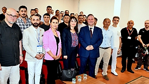 "ABD'DE LİSANSÜSTÜ EĞİTİM VE KARİYER FIRSATLARI" KONULU KONFERANS GERÇEKLEŞTİ