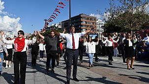 2023 KİŞİLİK ZEYBEK OYUNU TÜM TÜRKİYE'DE SES GETİRDİ