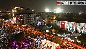 2023 METRE UZUNLUĞUNDAKİ TÜRK BAYRAĞI EŞLİĞİNDE FENER ALAYI COŞKUSU