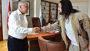 BAŞKAN GÖKHAN KARDEŞ KENT'İN YENİ ELÇİLERİNİ AĞIRLADI