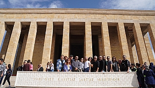 ÇBTT'NİN SEVİLEN OYUNU "KARMAKARIŞIK" ANKARA'DA SAHNELENDİ