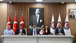 ÇOMÜ YÖNETİMİ, FİLİSTİNLİ ÖĞRENCİLER İLE BİR ARAYA GELDİ