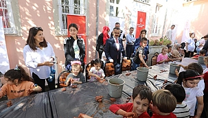 "DEDEDEN TORUNA KİLDEN ÇAMURA ÇANAKKALE SERAMİĞİ" 