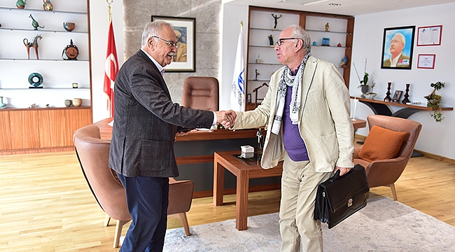 DR.MİTHAT ATABAY'DAN NEZAKET ZİYARETİ