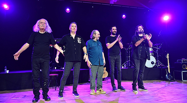 MOĞOLLAR'DAN ANLAMLI KONSER