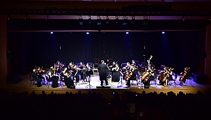 SENFONİ ORKESTRASI KONSERİNE YOĞUN İLGİ