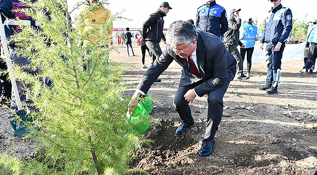 BAŞKAN VEKİLİ MUTLUAY FİDAN DİKİM ETKİNLİĞİNE KATILDI