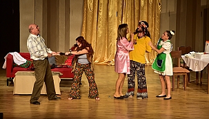 "BENİM DOKTOR OĞLUM" TİYATROSEVERLERLE TEKRAR BULUŞTU