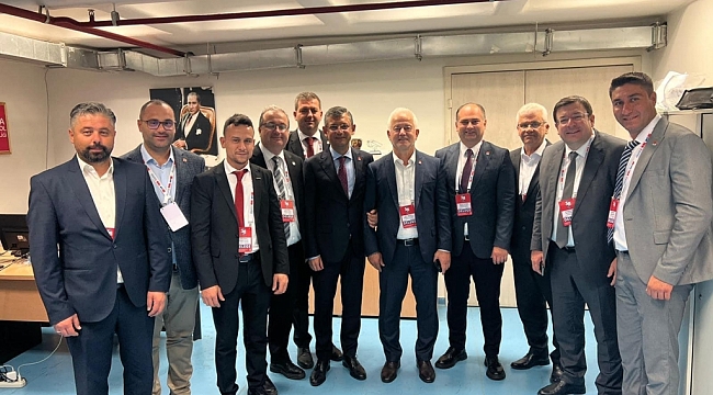 CHP LİDERİ ÖZGÜR ÖZEL İLE İLK POZ