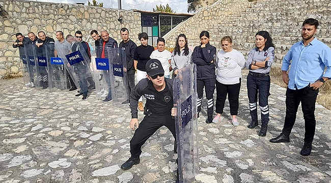 ÇOMÜ KORUMA VE GÜVENLİK PERSONELİNE HİZMETİÇİ EĞİTİM VERİLDİ