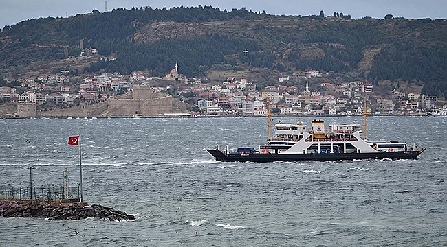 FERİBOT SEFERLERİNE HAVA MUHALEFETİ