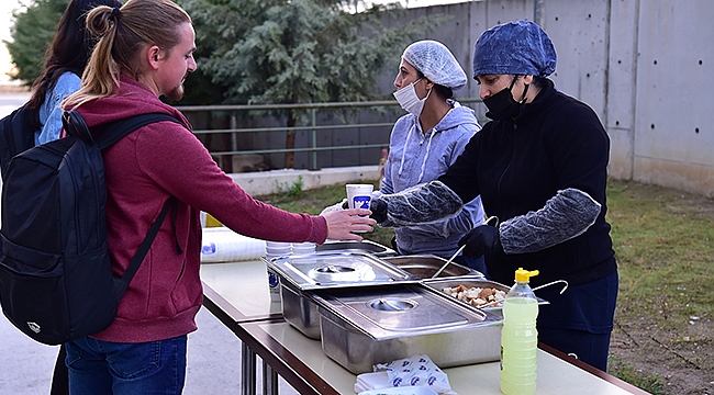 SICAK ÇORBA İKRAMLARI DEVAM EDİYOR