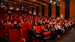 "TAŞ-KAĞIT-MAKAS" TİYATROSEVERLERLE BULUŞTU